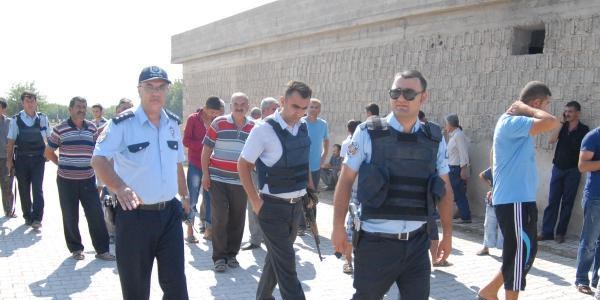 Sınırı aşan kurşun tarladaki kadına isabet etti