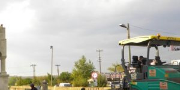 Tarihi köprüye asfalt yapılıyor