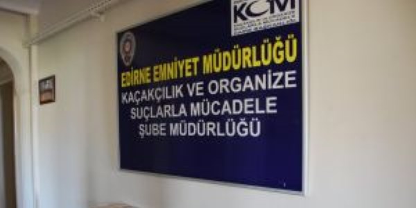 Edirne'de ka�ak sigara operasyonu