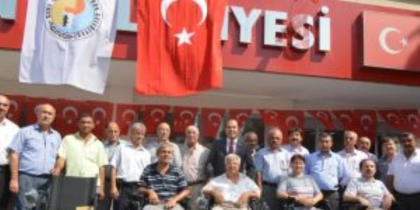 Ceyhan Belediyesi'nden 10 engelliye akülü araç