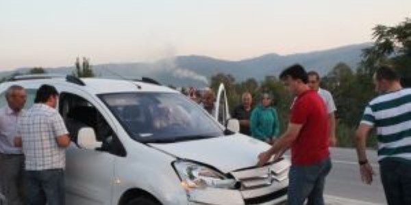 Akyaz�'da trafik kazas�