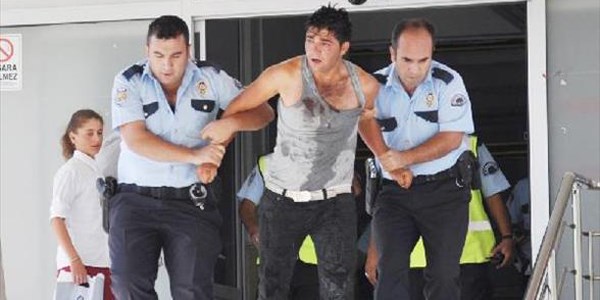 Sa�l�k��lar� rehin almaya kalkt�