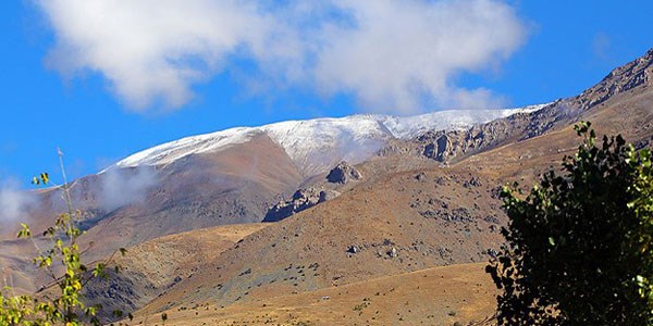 Erzincan'a mevsimin ilk karı yağdı/ Video