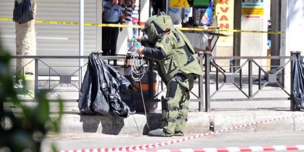 Bomba imha uzman� polislerin zor anlar�