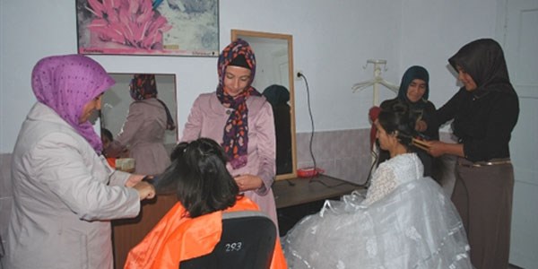 Kuaf�rl�k kursuna gen� k�zlardan b�y�k ilgi