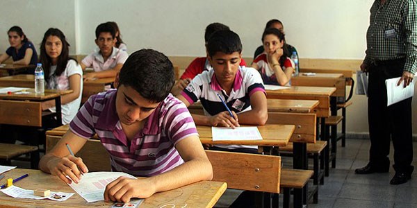 MEB, üç dersten kalanı geçirmeli