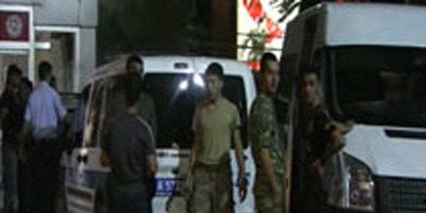 Siirt'te patlama: 2 asker yaralı/Video