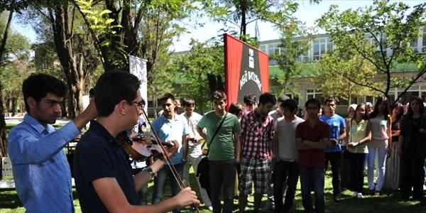 AGÜ'den öğrencilere oryantasyon programı