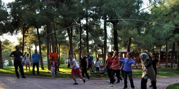 Küçük büyük herkes burada yaşayarak öğreniyor