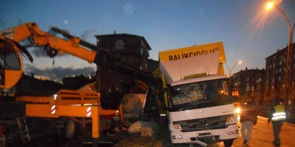 11 aracın karıştığı zincirleme kaza: 6 yaralı