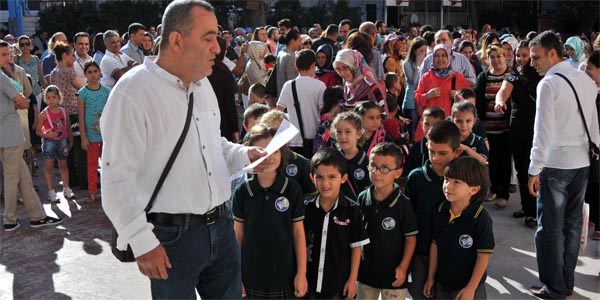 Birinci sınıflar için ilk ders zili çaldı