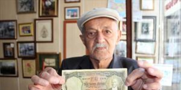 Kaymakamın verdiği siftah parasını 40 yıldır saklıyor