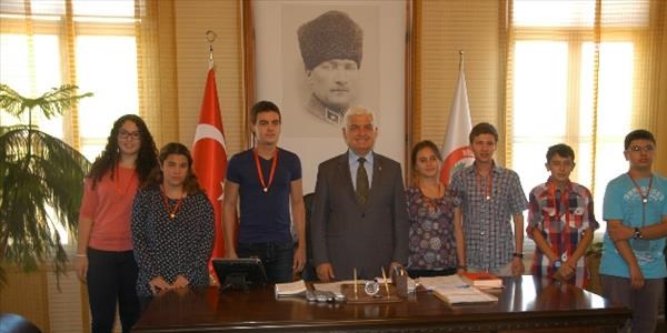 Muğla'daki başarılı öğrenciler ödüllendirildi