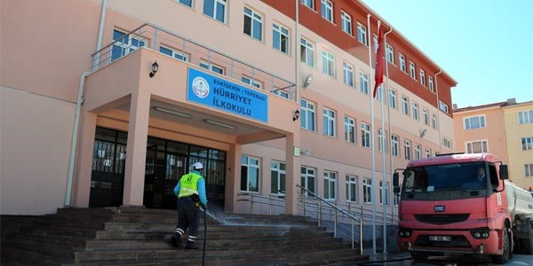 Tepeba��'ndaki okullarda temizlik seferberli�i