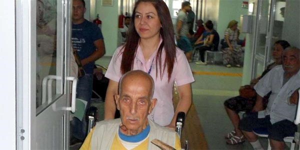 Edremit'te yaşlı hastalar yönlendirme hizmetini çok sevdi