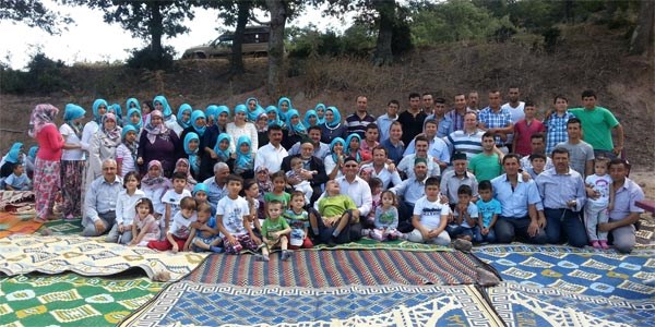 Mustafa Dede, 150 kişilik sülalesiyle bir araya geldi