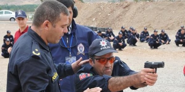 Afgan polis adaylarına Sivas'ta 'sıkı' eğitim
