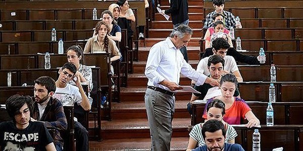 Sınav salonlarına kameralı takip