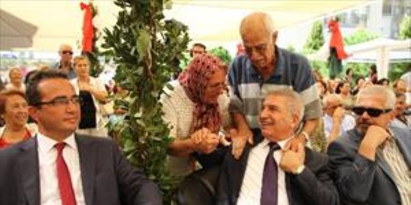 Karşıyaka Belediyesi'nden hizmet yağmuru