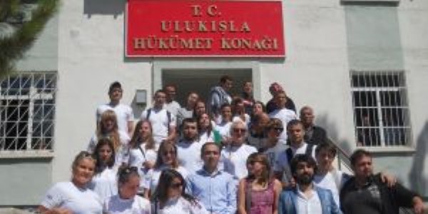 Niğdeli vatandaş bulduğu cüzdanı sahibine teslim etti