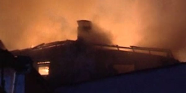 Sanayi sitesinde ��kan yang�n korkuttu