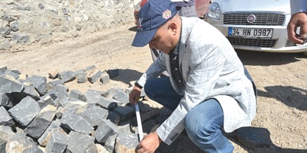 Bakan Korkut; 'Bunlarn arasna ayak girer' dedi metreyi alp talar lt