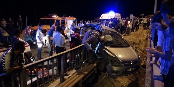 Askerler kaza yapt�: Bir uzman �avu� �ld�, di�eri a��r yaral�/ Video