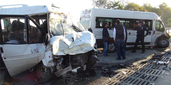 ���i servisi kaza yapt�: 16 yaral�