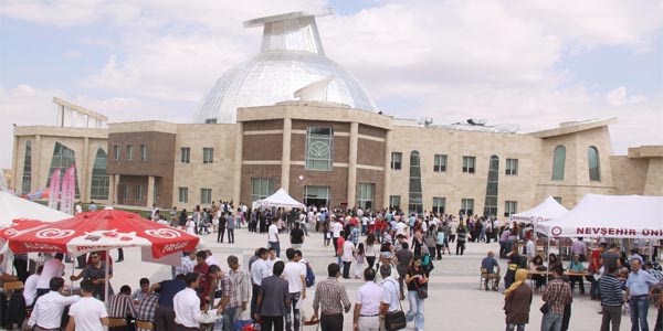 NÜ'ne 3 bin 128 öğrenci kesin kayıt yaptırdı