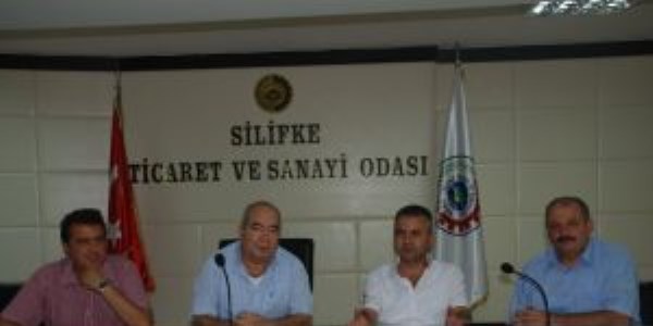 Silifke Ticaret ve Sanayi Odasından 1000 öğrenciye kırtasiye yardımı