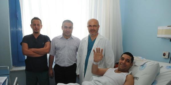 İğne deliğinden girilip böbrek taşı kırıldı