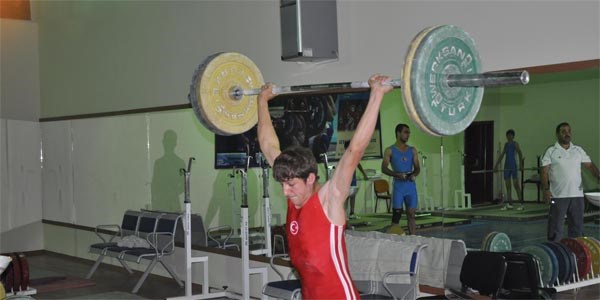 Vanlı halterci Avrupa 3.'sü oldu