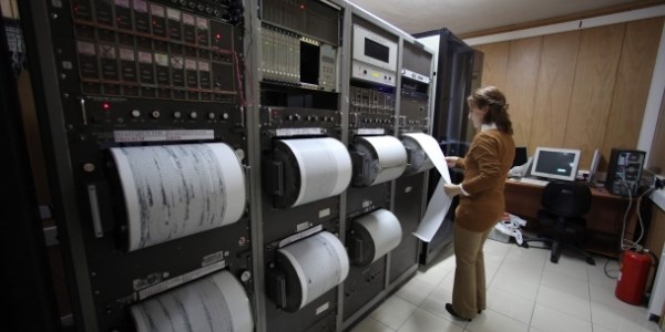 Sivas'ta iki ayr� deprem meydana geldi