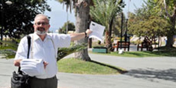Profesörden tek kişilik eylem