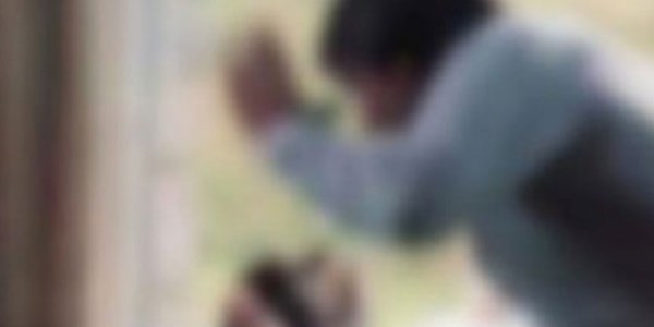 Kocasını polise şikayet ettiği için dayak yedi