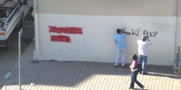 Ödemiş'te polisten duvar yazılarına yakın takip