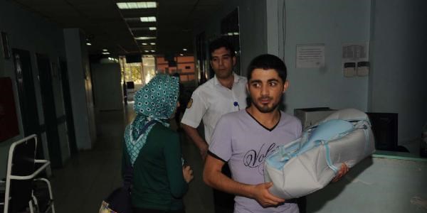 Hastane hizmetini durdurdu, hastalar kapıda kaldı