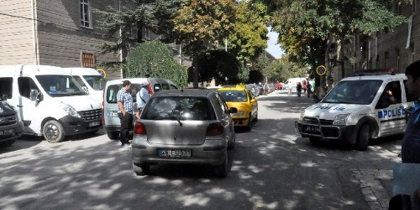 Valilikten park yasaklamas�