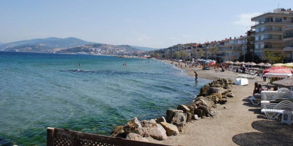 Mudanya'da denizin �ekilmesi tedirginli�e neden oldu