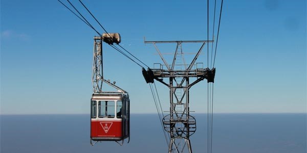 Dağcılar yeni teleferiğin bitirilmesini bekliyor