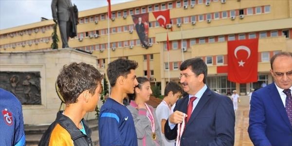 Atat�rk'�n Trabzon'a geli�inin 89. y�l d�n�m�