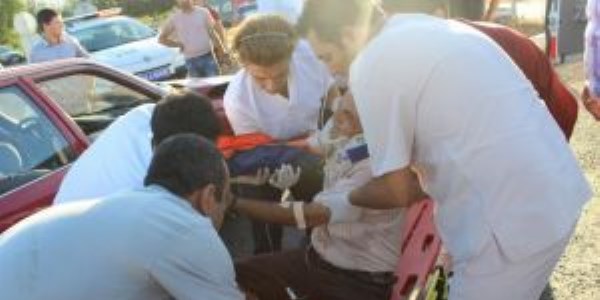 Salihli'de trafik kazası: 5 yaralı