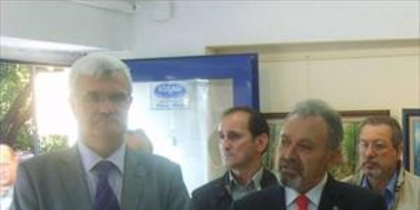 Emekli di� hekiminden resim sergisi