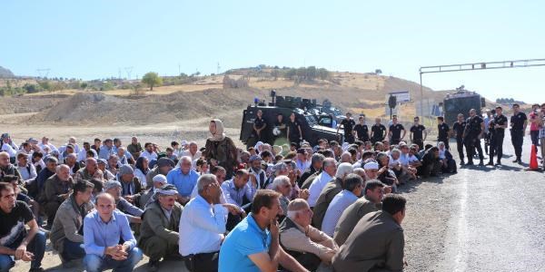 PKK mezarl amaya giden BDP'lileri polis engelledi