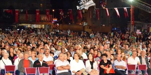 Altınova'da 91. kurtuluş coşkusu
