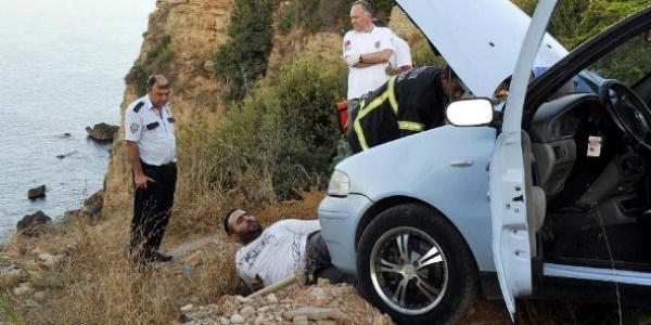 40 metreden uçmaktan son anda kurtuldu