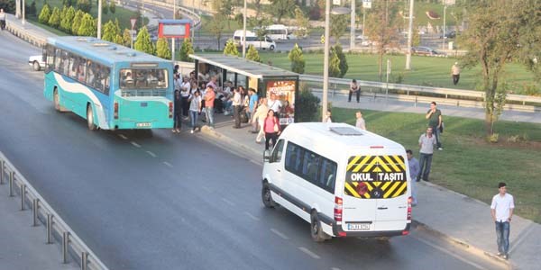 Okullar açıldı, trafikte korkulan olmadı