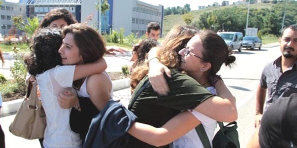 Eyleme gittiler, sevinçli haberi aldılar