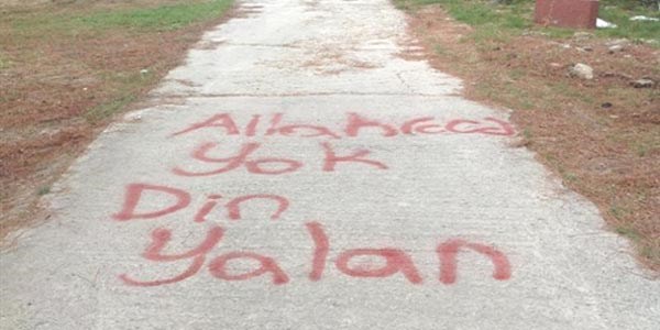 Çerkezköy'de mezarlıkta tehlikeli tahrik