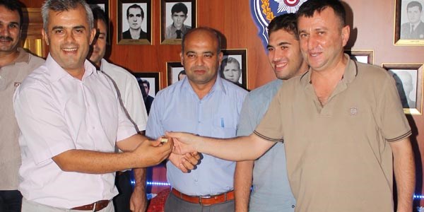 Mersin'de ay�n polisleri �d�llendirildi